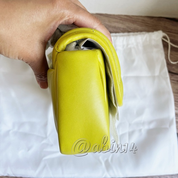 NWT Coach Leather Pillow Madison 18 with Quilting Shoulder Bag Key Lime color - Picture 9 of 11